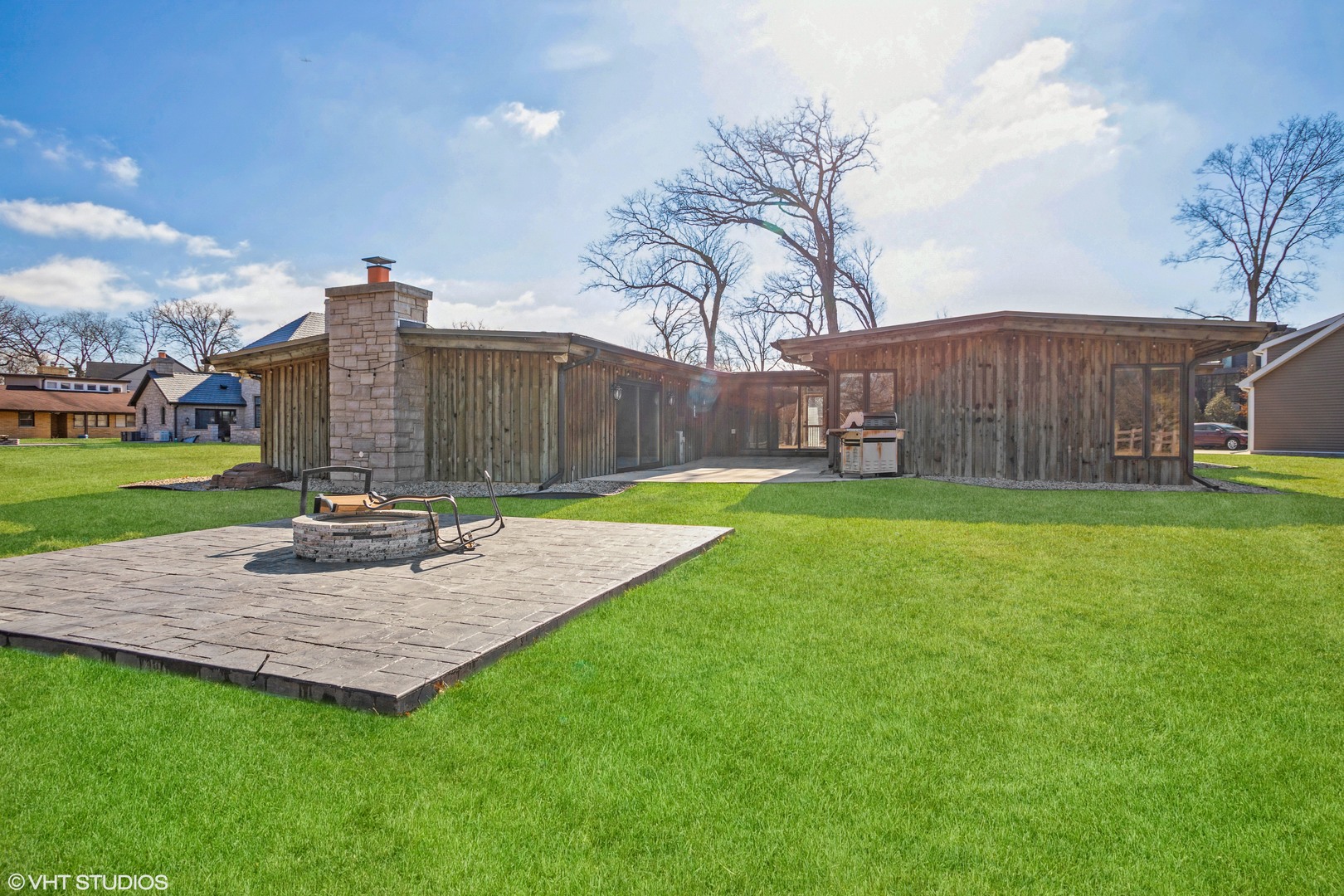 24 Yorkshire Woods Oak Brook, IL 60523 - Photo 2 of 22