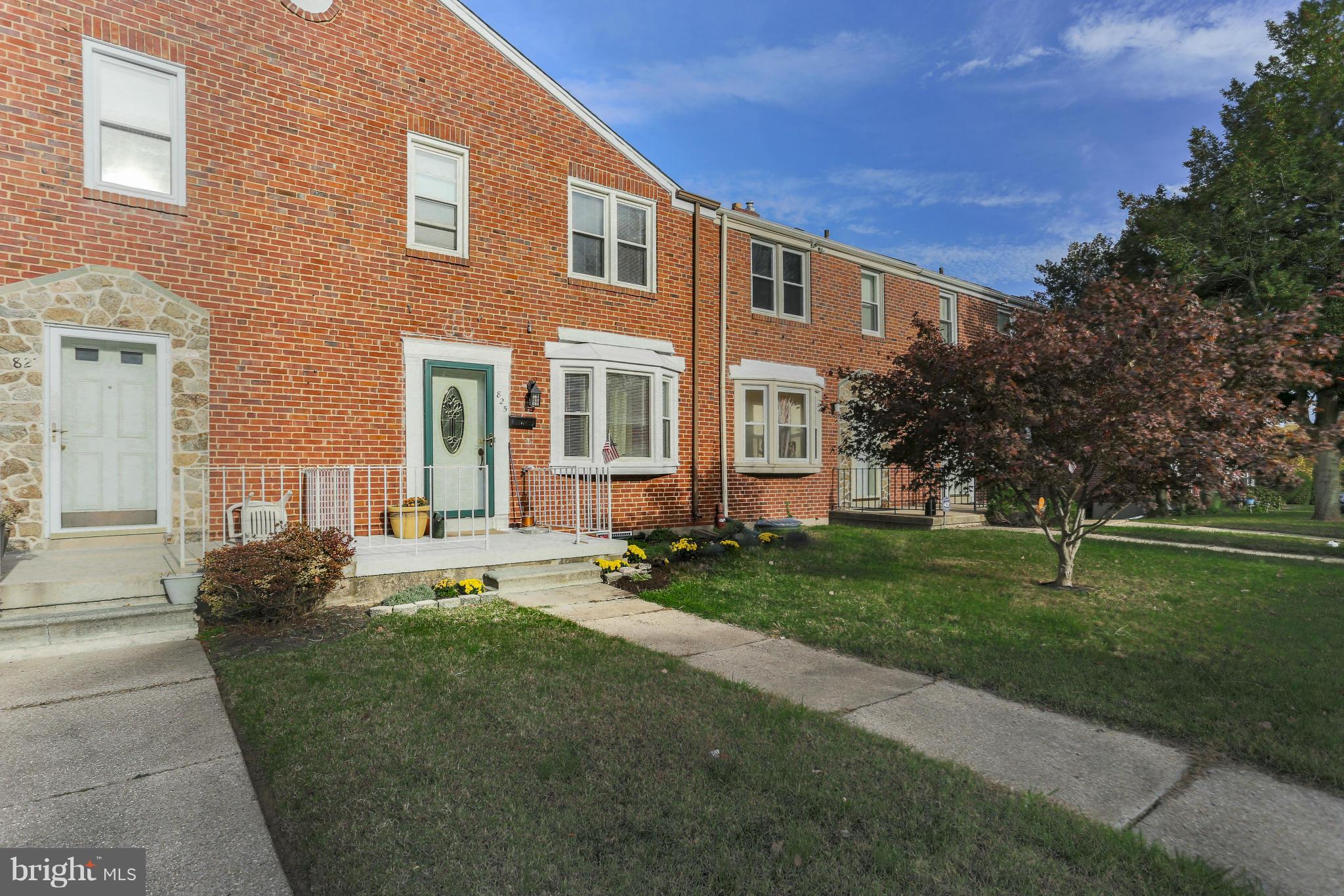 825 Stamford Road Baltimore, MD 21229 - Photo 2 of 23 Exterior (Front)