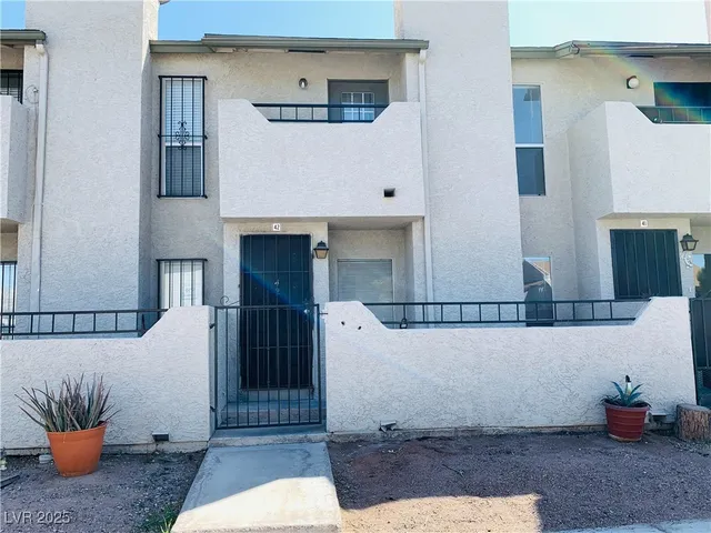 $975 | 3751 Shirebrook Drive, Unit 42, Las Vegas, NV 89115
