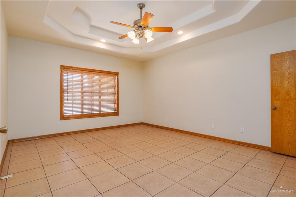 738 County Road 137 Alice, TX 78332 - Photo 8 of 33 a view of an empty room and window
