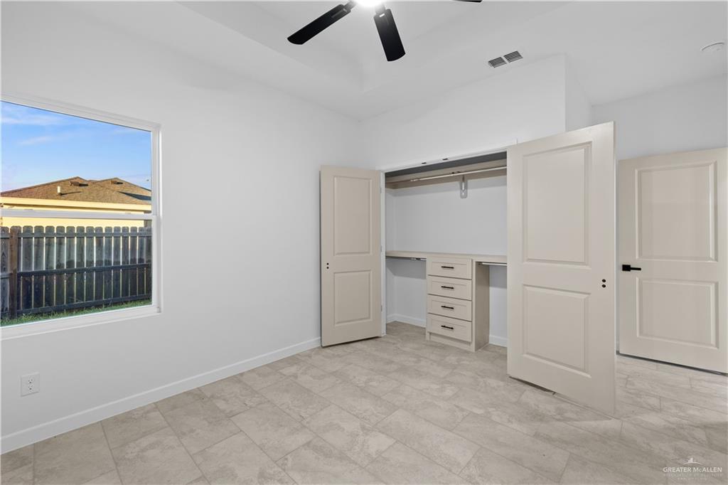 2713 East Comal Road Edinburg, TX 78542 - Photo 20 of 29 a view of room with closet