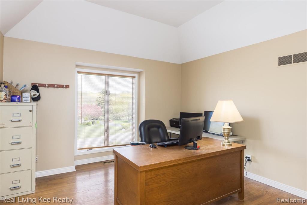 1427 Ridge Court Rochester, MI 48306 - Photo 23 of 50
