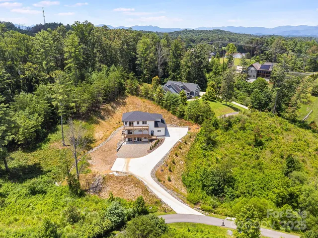 $899,900 | 115 Nader Avenue, Weaverville, NC 28787