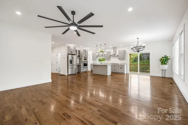 $899,900 | 115 Nader Avenue, Weaverville, NC 28787