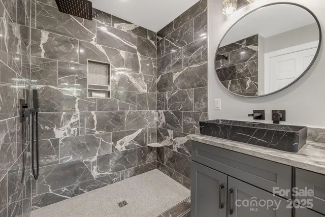 $899,900 | 115 Nader Avenue, Weaverville, NC 28787