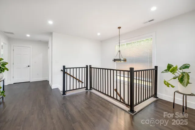 $899,900 | 115 Nader Avenue, Weaverville, NC 28787