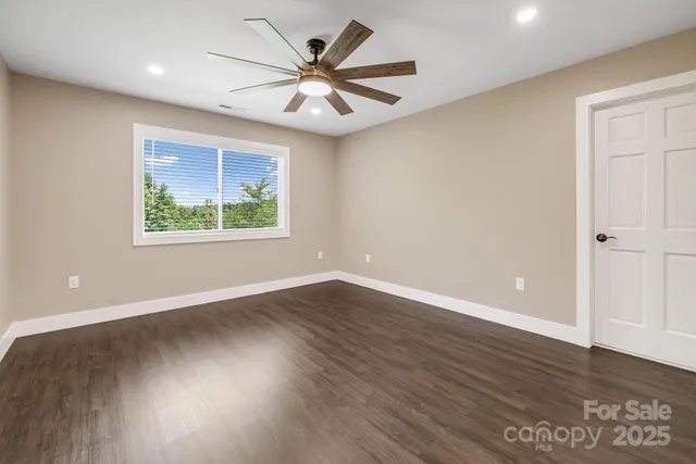 $899,900 | 115 Nader Avenue, Weaverville, NC 28787