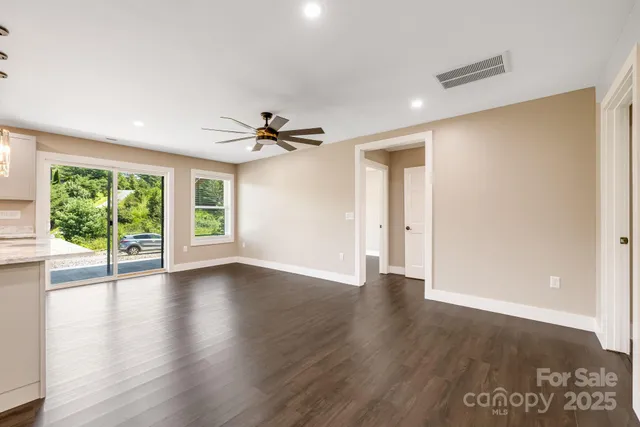 $899,900 | 115 Nader Avenue, Weaverville, NC 28787