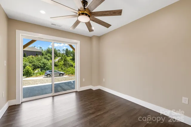 $899,900 | 115 Nader Avenue, Weaverville, NC 28787