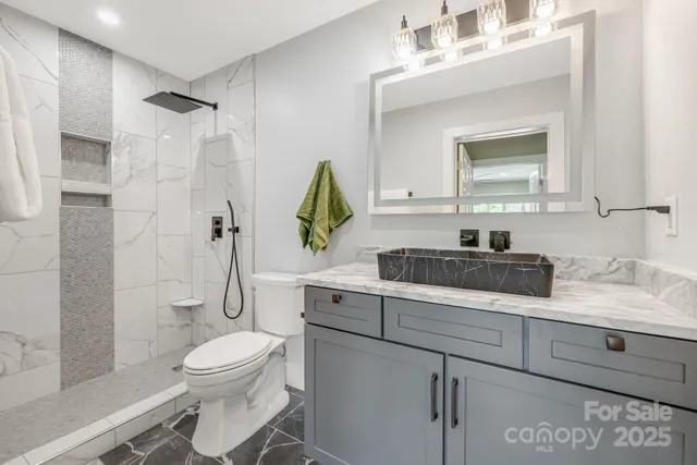 $899,900 | 115 Nader Avenue, Weaverville, NC 28787