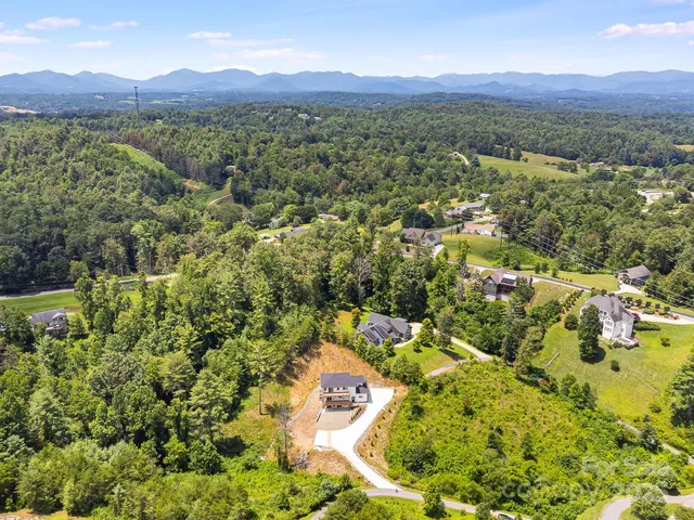 $899,900 | 115 Nader Avenue, Weaverville, NC 28787