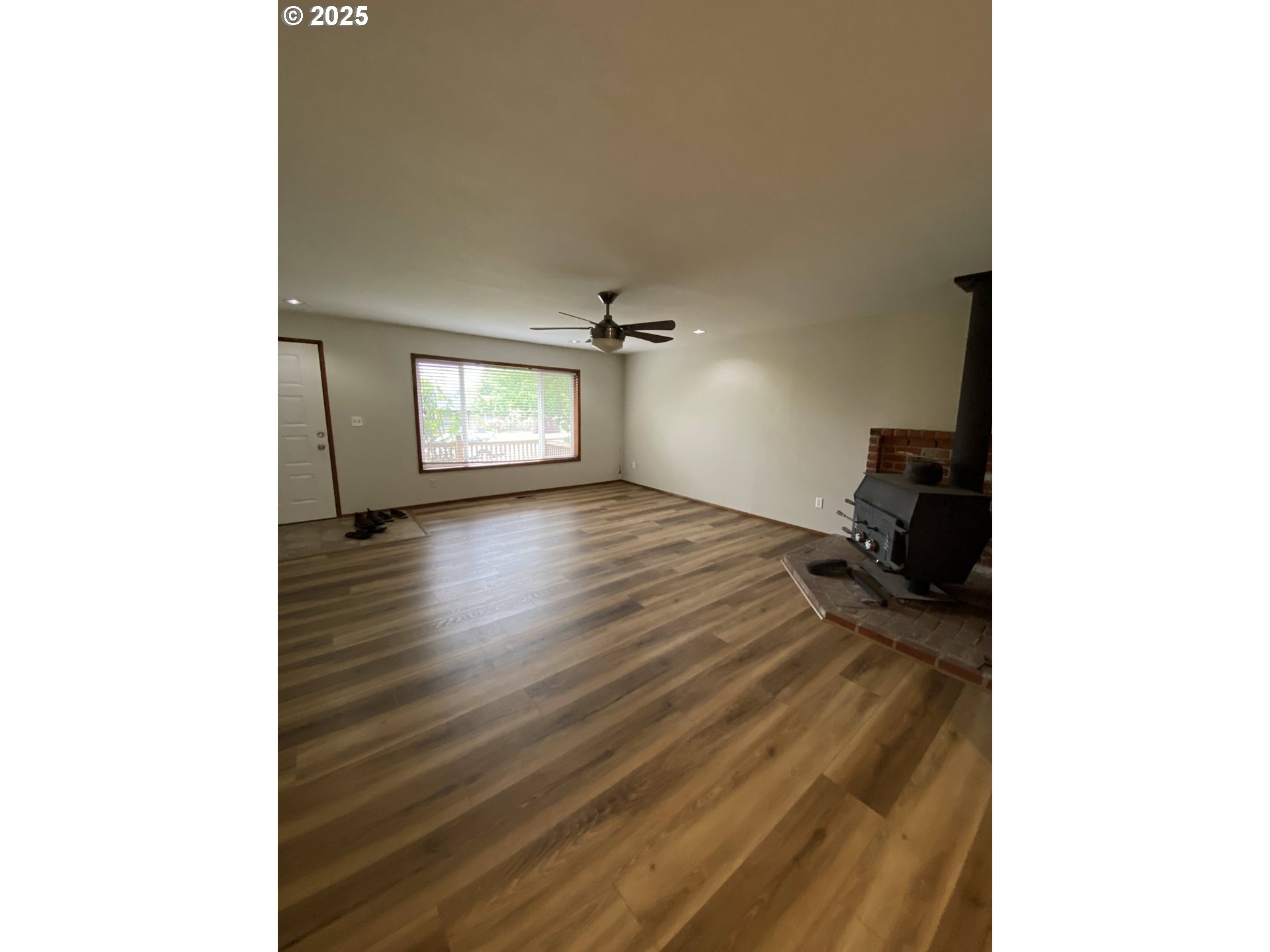 20820 Southeast Hawthorne Street Gresham, OR 97030 - Photo 3 of 24