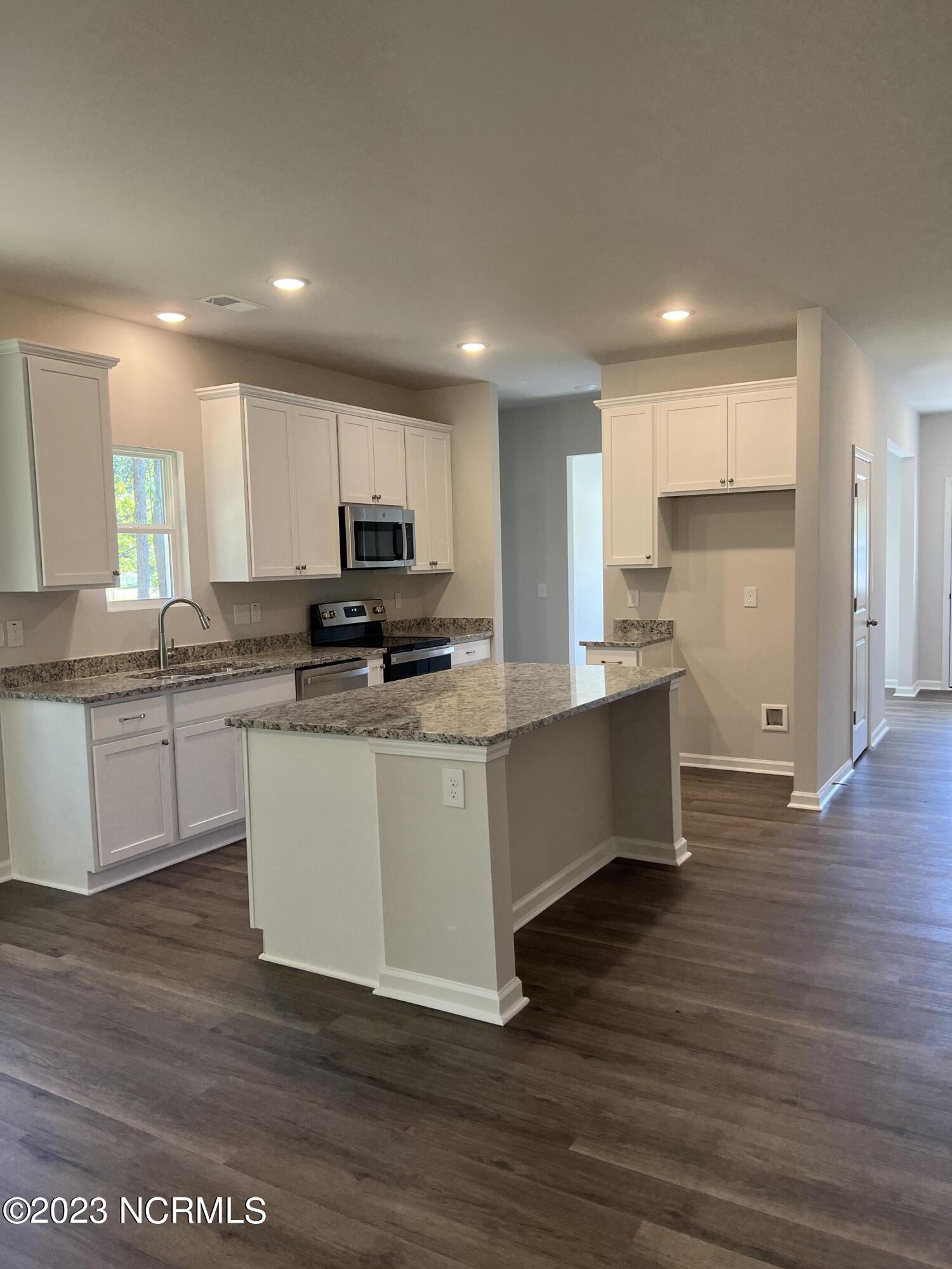 535 Greenmoss Road Southport, NC 28461 - Photo 2 of 9 Kitchen
