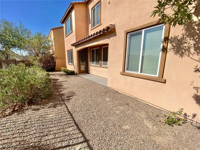 $2,300 | 81 Avenza Drive, Henderson, NV 89011