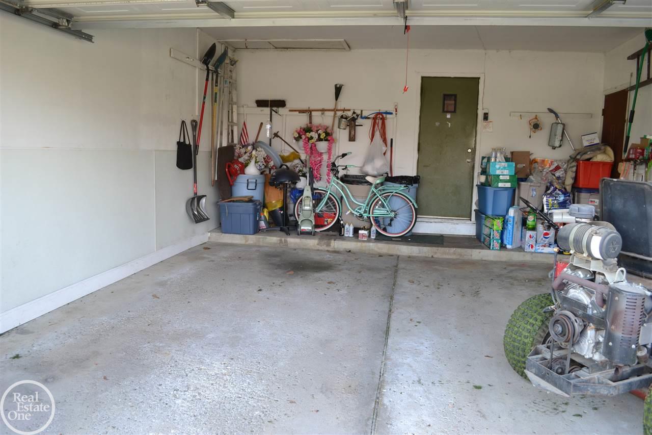 2733 Common Road Warren, MI 48092 - Photo 15 of 17