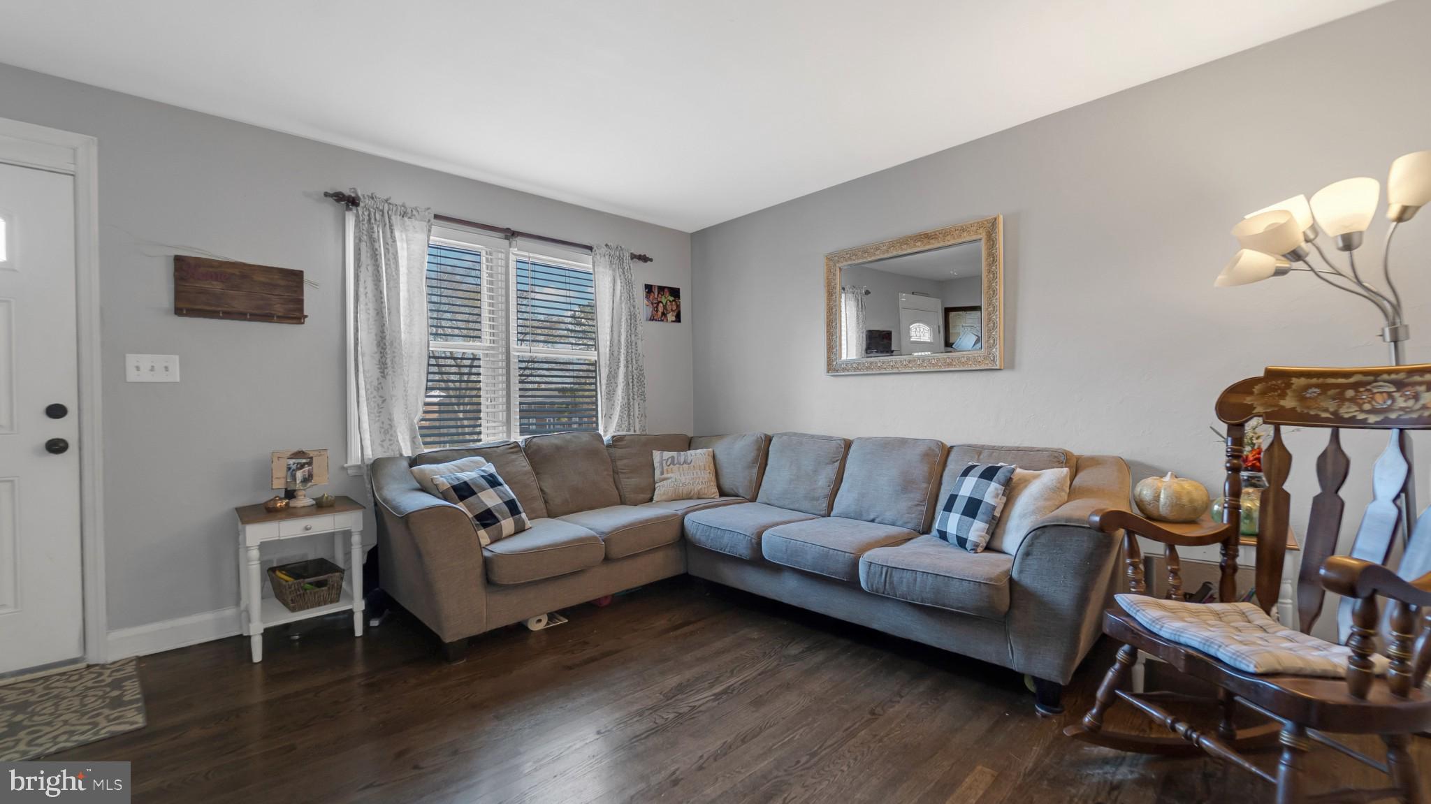 184 Cherrydell Road Baltimore, MD 21228 - Photo 5 of 31