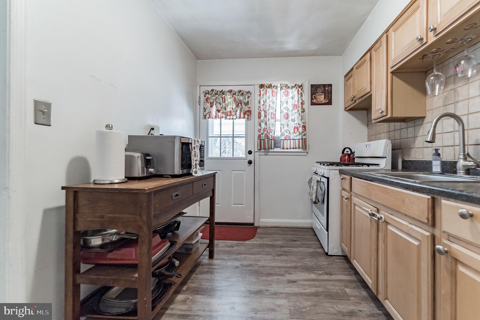 184 Cherrydell Road Baltimore, MD 21228 - Photo 10 of 31