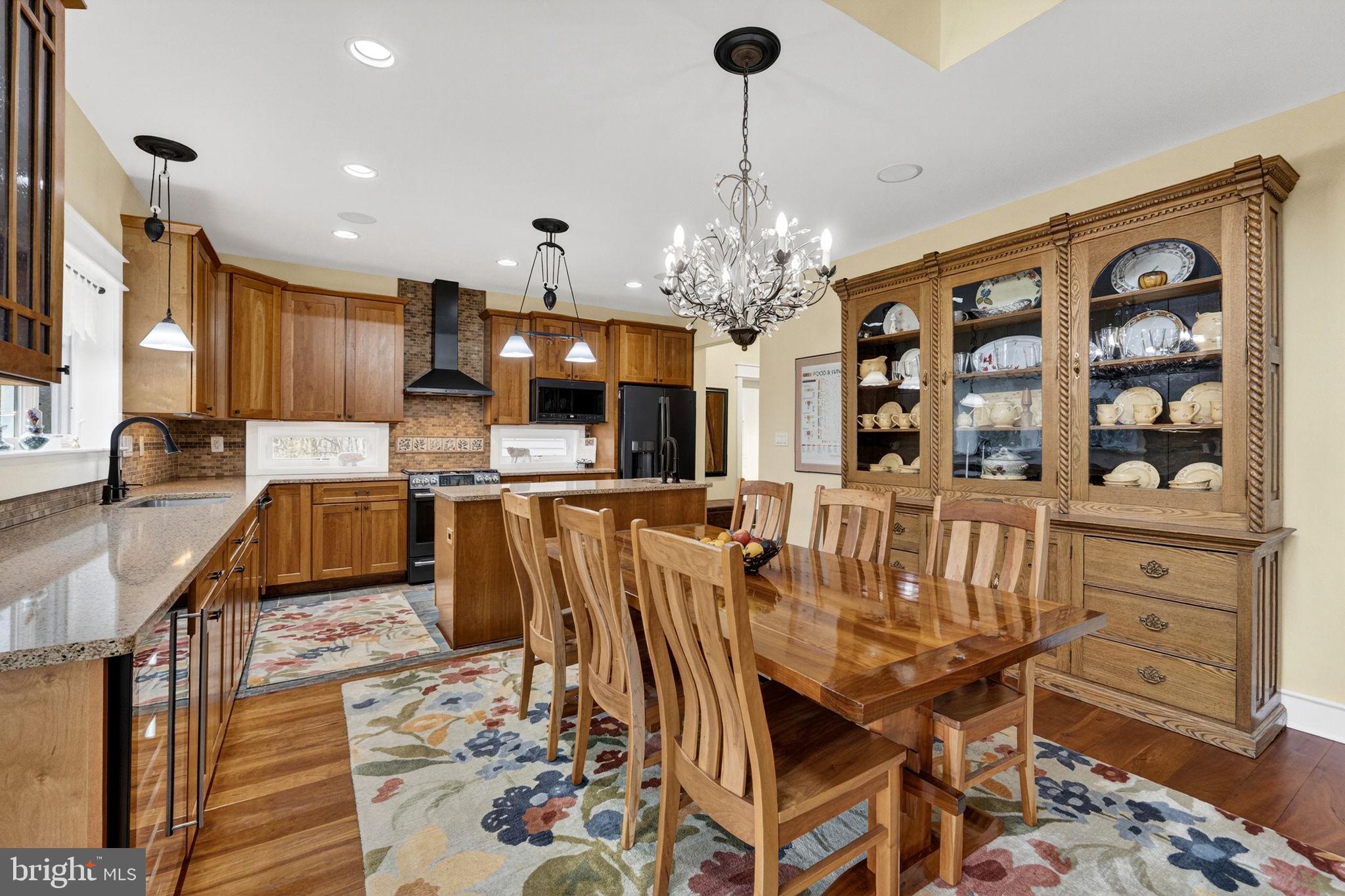 6864-6860 Engle Molers Road Shepherdstown, WV 25443 - Photo 38 of 133 Dining and kitchen