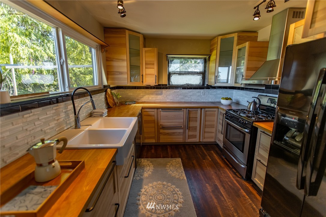 3626 Oak Bay Road Port Hadlock, WA 98339 - Photo 6 of 38 Gallery Image 6