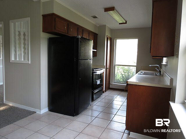 2618 Meadowview Drive Mobile, AL 36695 - Photo 2 of 10 Kitchen