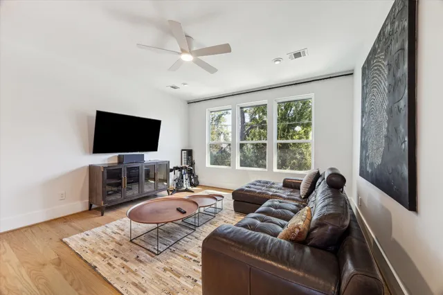 $1,950,000 | 5406 Woodway Drive, Houston, TX 77056