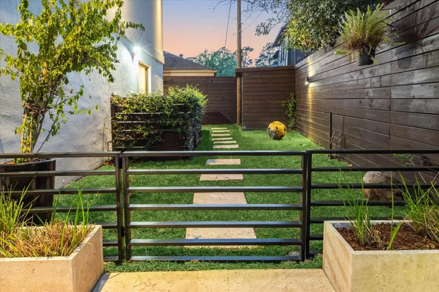 $1,950,000 | 5406 Woodway Drive, Houston, TX 77056