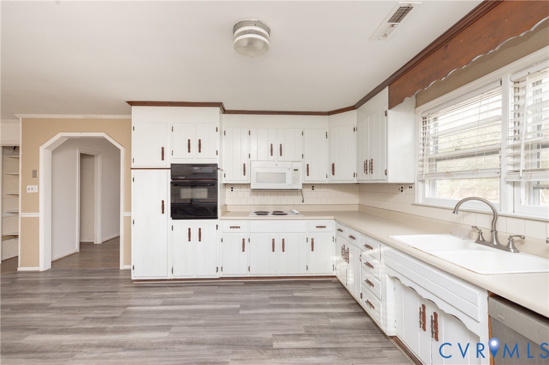 4613 Tatum Road Disputanta, VA 23842 - Photo 10 of 48