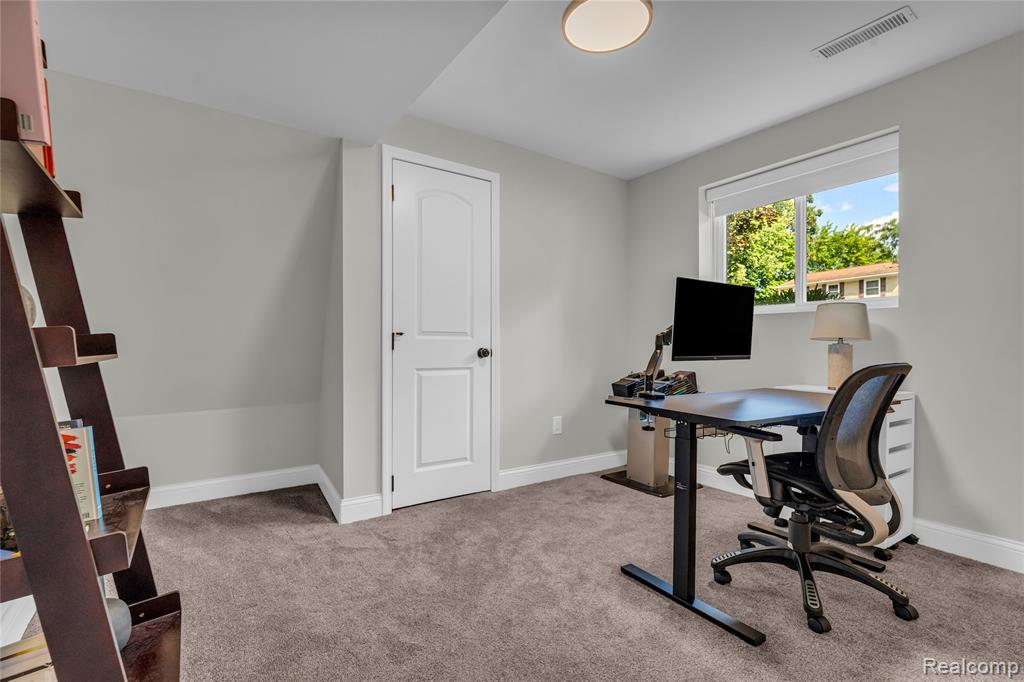 6736 Timber Ridge Drive Bloomfield Hills, MI 48301 - Photo 15 of 38 Gallery Image 15