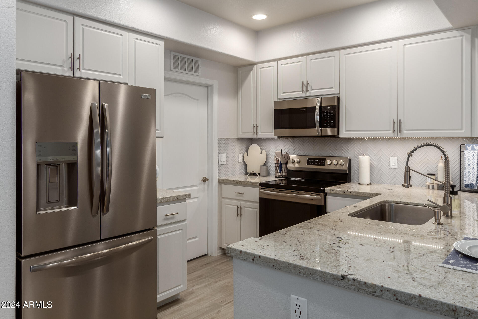 295 North Rural Road, Unit 162 Chandler, AZ 85226 - Photo 9 of 32 0011-11 - Rural