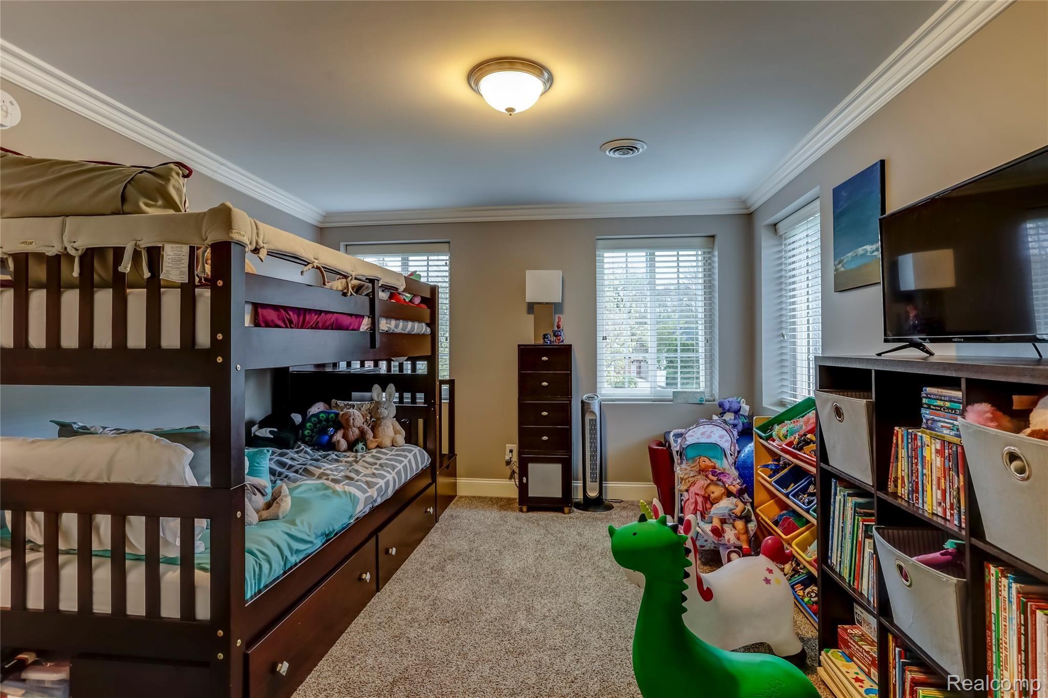 1396 Hawthorne Road Grosse Pointe, MI 48236 - Photo 19 of 25 020-1396HawthorneRoad-GrossePointeWoods-MI-48236-full.jpg
