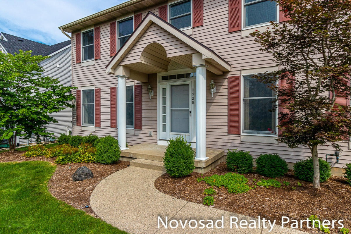 1728 Riva Ridge Drive Southeast Grand Rapids, MI 49546 - Photo 2 of 29 Entrance
