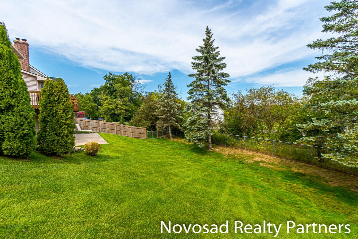 1728 Riva Ridge Drive Southeast Grand Rapids, MI 49546 - Photo 25 of 29 Backyard