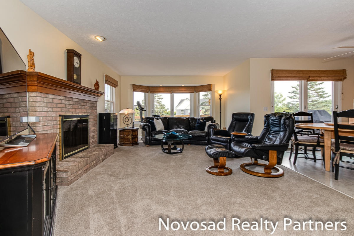 1728 Riva Ridge Drive Southeast Grand Rapids, MI 49546 - Photo 5 of 29 Family Room