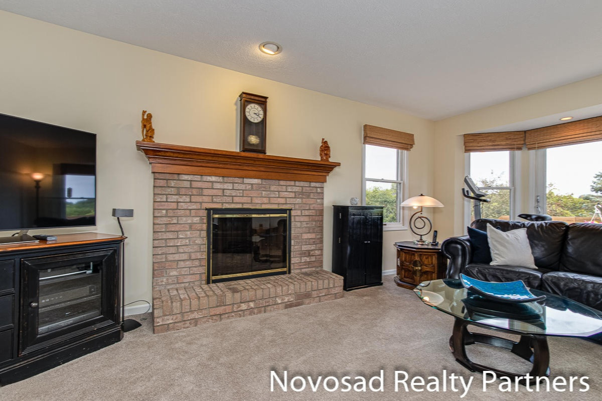 1728 Riva Ridge Drive Southeast Grand Rapids, MI 49546 - Photo 6 of 29 Family Room