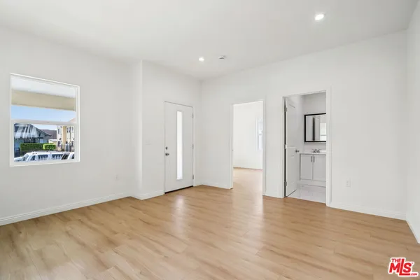 $1,038,800 | 227 West 41st Street, Los Angeles, CA 90037