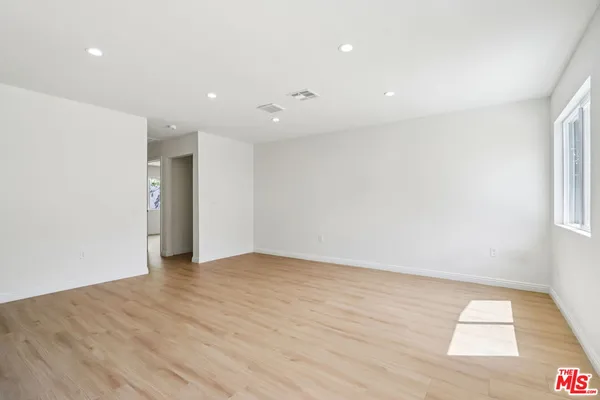 $1,038,800 | 227 West 41st Street, Los Angeles, CA 90037