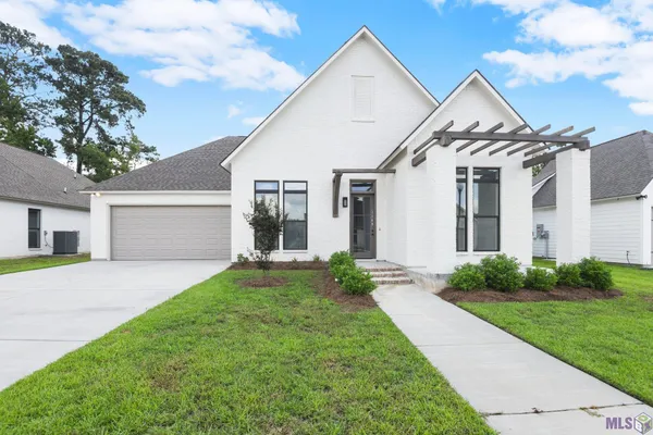 $449,000 | 1148 Ivy Street, Denham Springs, LA 70726