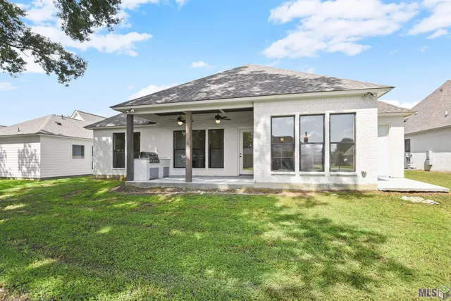 $449,000 | 1148 Ivy Street, Denham Springs, LA 70726