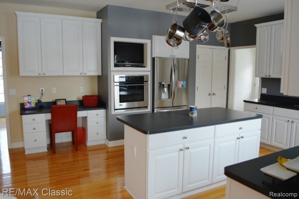44548 Spring Hill Road Northville, MI 48168 - Photo 11 of 52 Kitchen 11.jpg