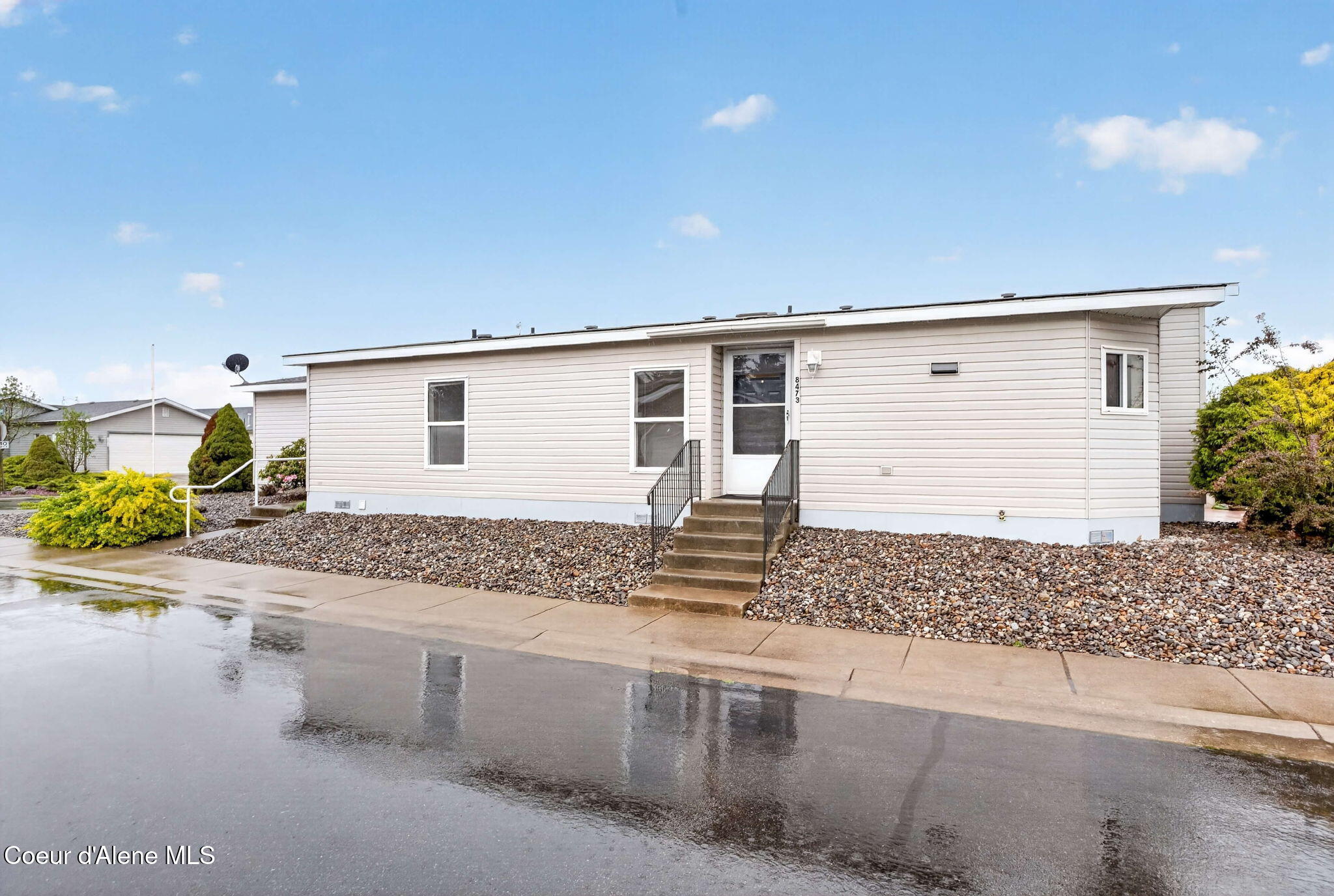 8473 West Rushmore Street Rathdrum, ID 83858 - Photo 4 of 79 2-web-or-mls-002_DSC02166