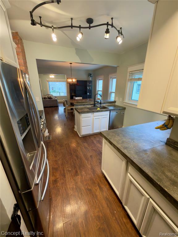 29154 Van Riper Street Flat Rock, MI 48134 - Photo 4 of 24