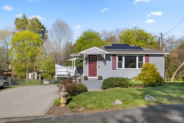 $374,900 | 9 Williams Street, Dudley, MA 01571