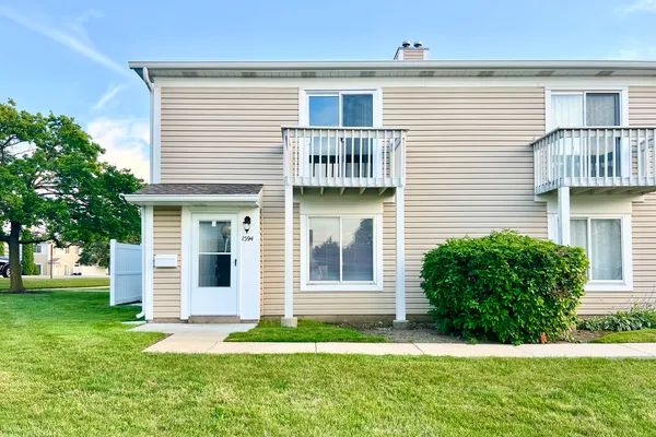 $2,250 | 1594 Cornell Circle, Hoffman Estates, IL 60169