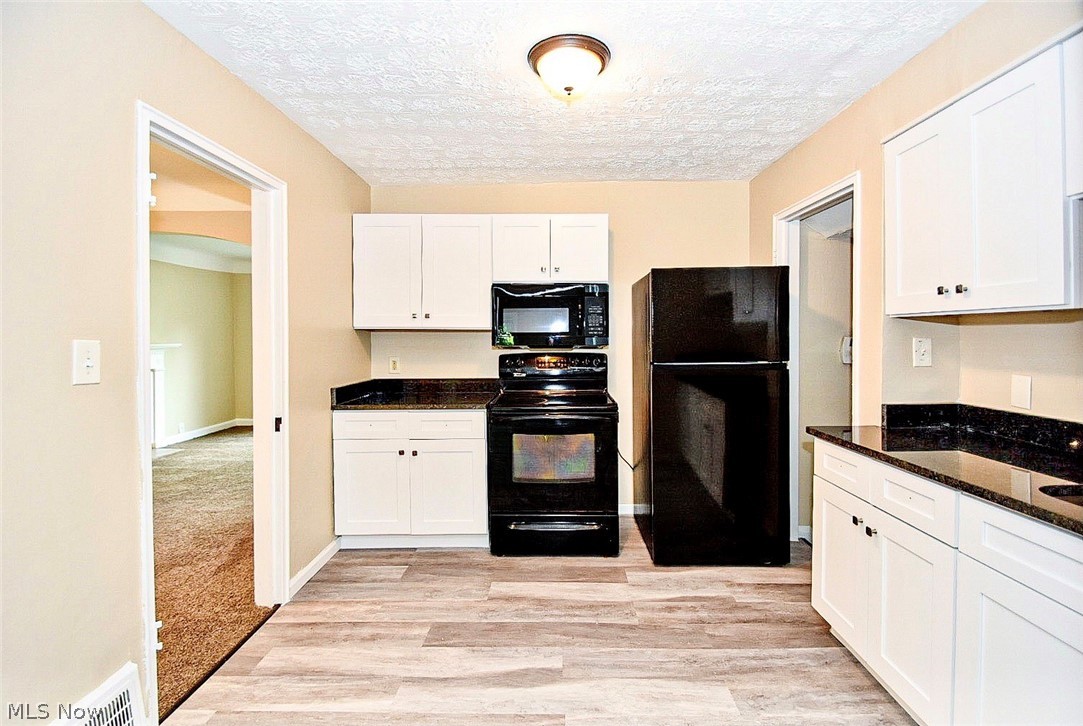 1154 Clifford Road Cleveland, OH 44121 - Photo 8 of 25