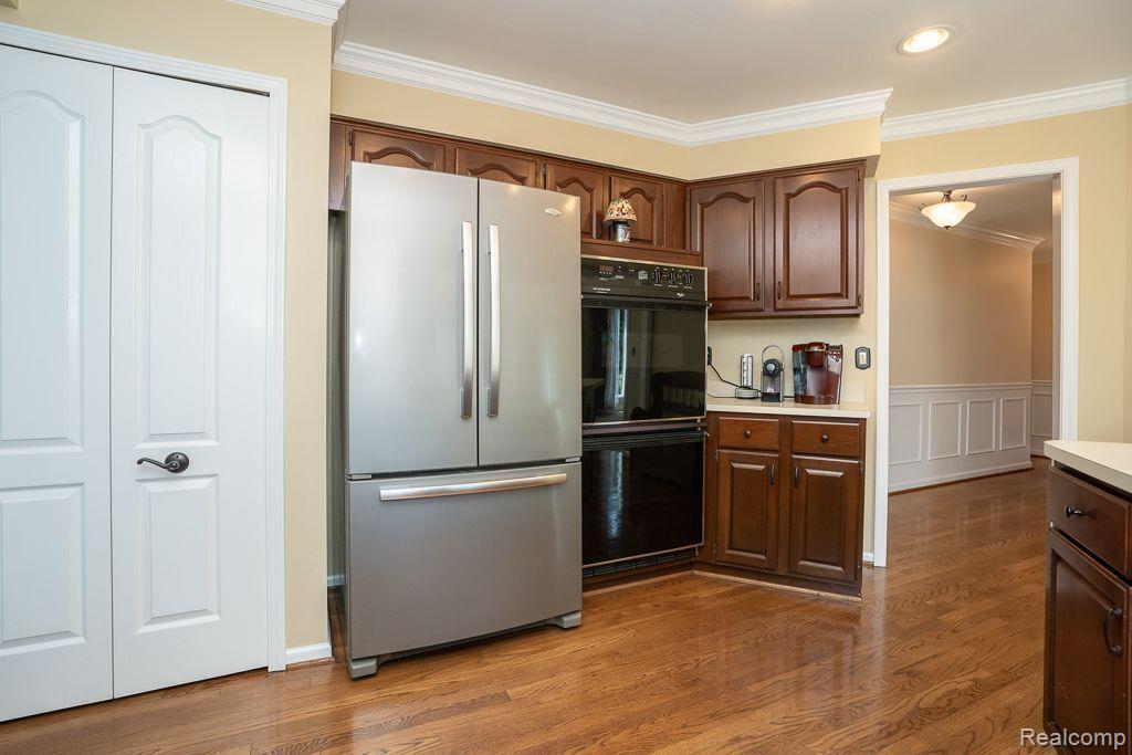 2072 Ridgefield Court Rochester Hills, MI 48306 - Photo 8 of 41