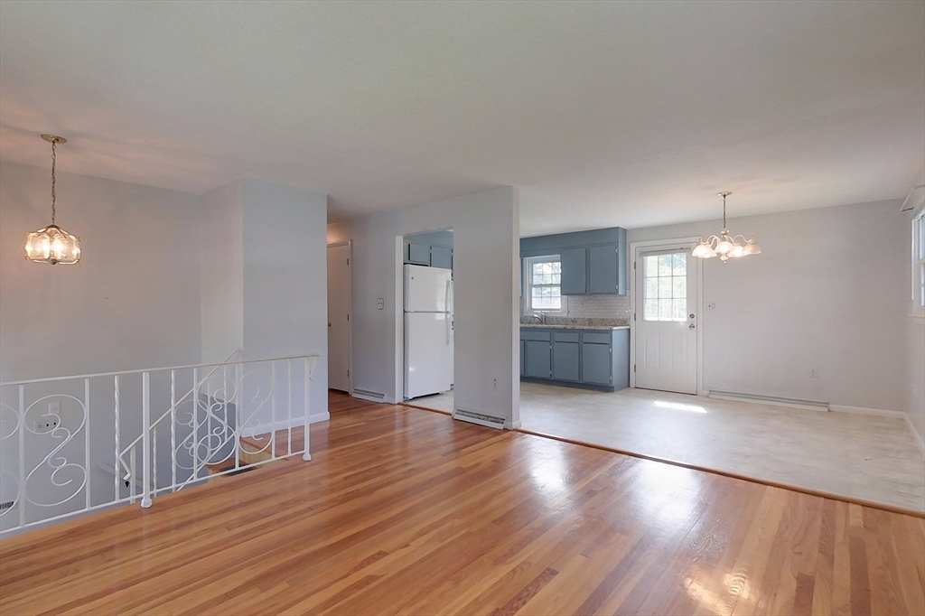 392 Acton Road Chelmsford, MA 01824 - Photo 9 of 27