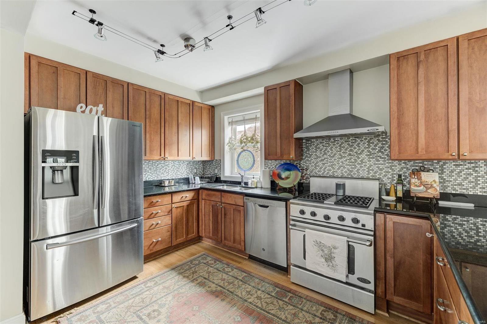 404 South Hanley Road, Unit 2S St. Louis, MO 63105 - Photo 2 of 25