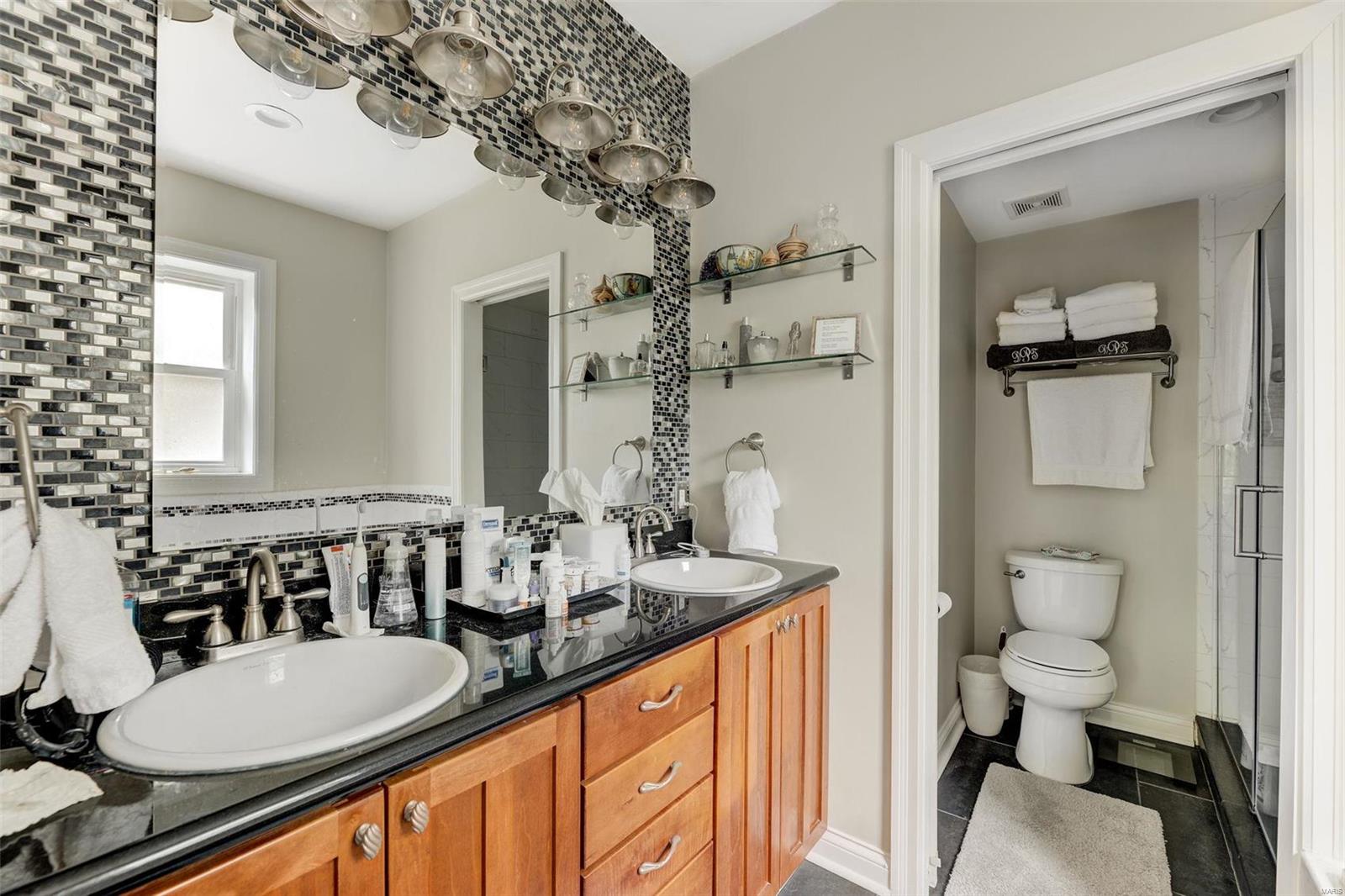 404 South Hanley Road, Unit 2S St. Louis, MO 63105 - Photo 11 of 25