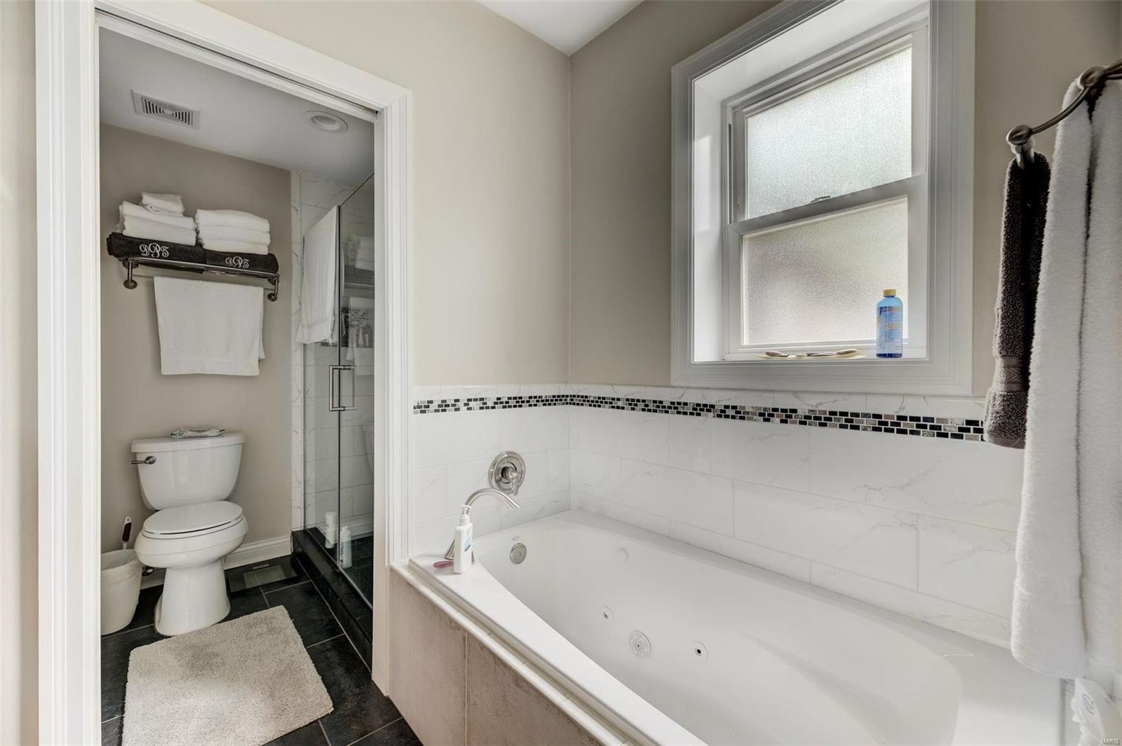 404 South Hanley Road, Unit 2S St. Louis, MO 63105 - Photo 12 of 25