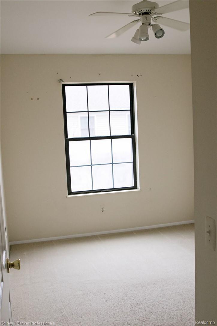 22182 Pondview, Unit 7 Novi, MI 48375 - Photo 21 of 28 IMG_9676.jpg